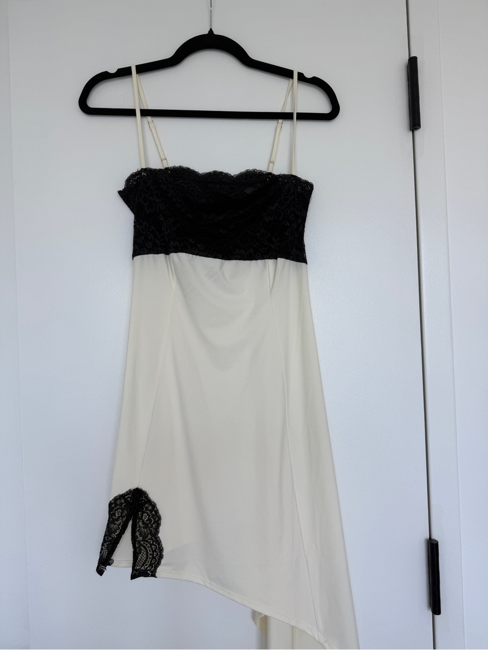 WeWoreWhat Cream & Black Asymmetrical Lace-Trim Dress